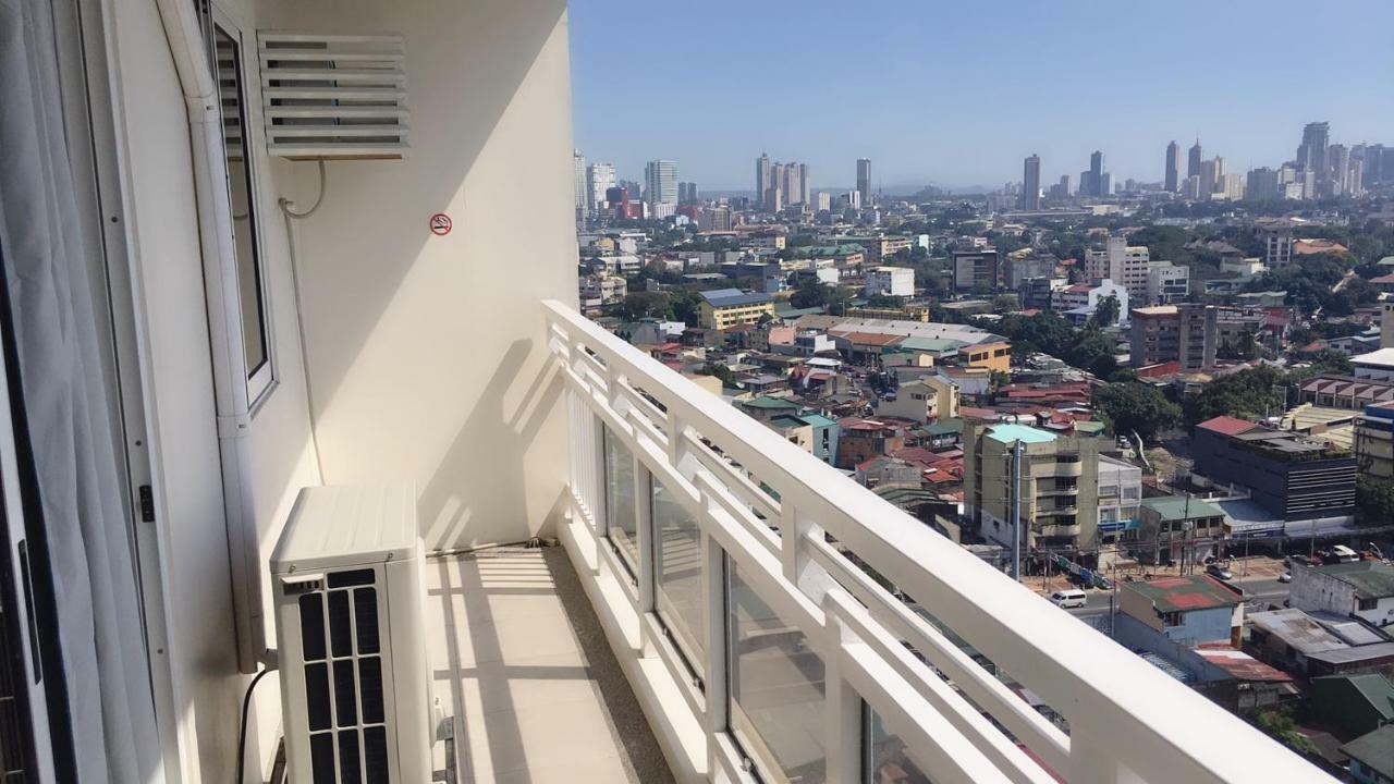 Viera Residence Manila Exterior foto